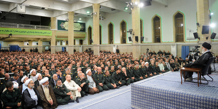 قائد الثورة الإسلامية المعظم يستقبل قادة ومسؤولي حرس الثورة الإسلامية قائد الثورة الإسلامية المعظم يستقبل قادة ومسؤولي حرس الثورة الإسلامية