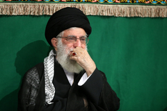 مراسم عزاداری شب تاسوعای حسینی با حضور رهبر معظم انقلاب برگزار شد مراسم عزاداری شب تاسوعای حسینی با حضور رهبر معظم انقلاب برگزار شد
