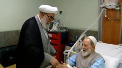 عیادت رئیس دفتر مقام معظم رهبری از آیتالله یزدی عیادت رئیس دفتر مقام معظم رهبری از آیتالله یزدی
