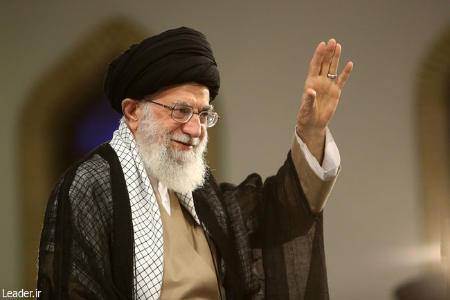قائد الثورة الإسلامية المعظم يستقبل الآلاف من أبناء الشعب الإيراني
