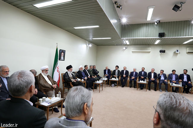 ประธานาธิบดีอิหร่านและคณะรัฐมนตรีเข้าพบท่านผู้นำสูงสุดการปฏิวัติอิสลาม