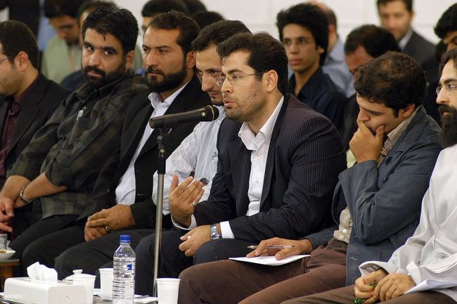 دیدار جمعي از شاعران پيشكسوت و جوان كشور 