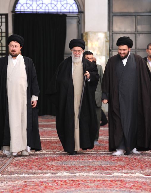 حضور رهبر معظم انقلاب اسلامی در مرقد مطهر امام راحل