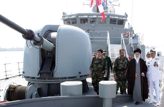 مراسم الحاق ناوشکن جماران به ناوگان نیروی دریائی ارتش جمهوری اسلامی ایران