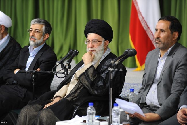 دیدار جمعی از شعرای پیشکسوت و جوان و اهالی فرهنگ و ادب