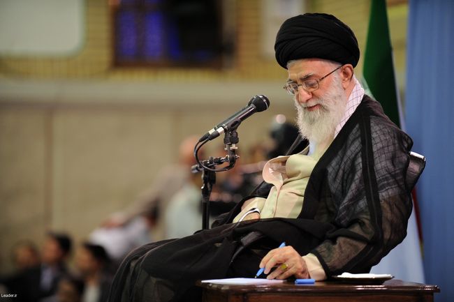 دیدار صدها نفر از استادان دانشگاهها و مراکز آموزش عالی