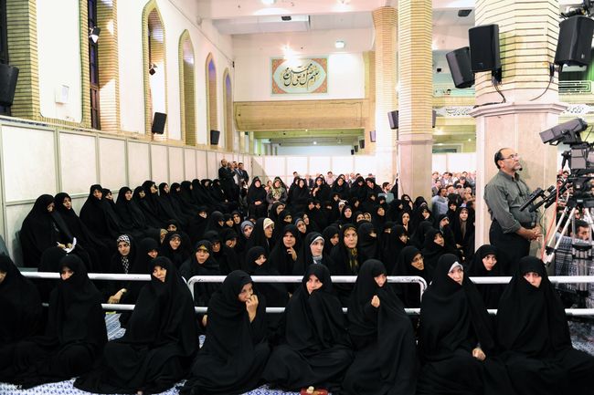 دیدار صدها نفر از استادان دانشگاهها و مراکز آموزش عالی