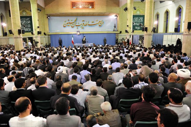 دیدار صدها نفر از استادان دانشگاهها و مراکز آموزش عالی