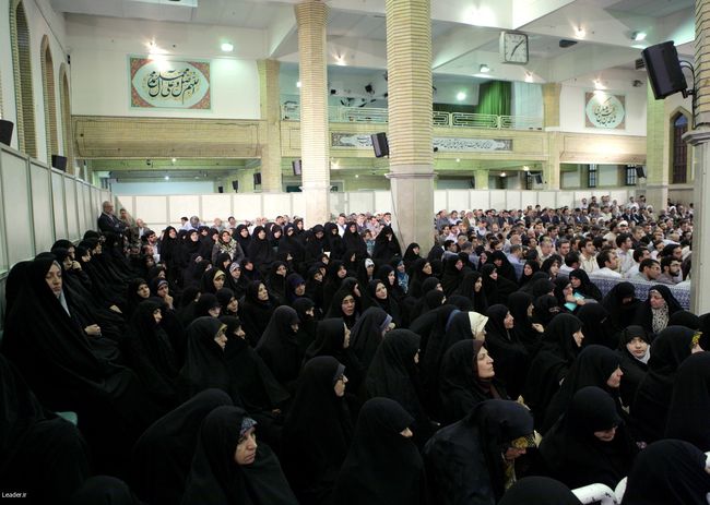 دیدار صدها نفر از استادان دانشگاهها و مراکز آموزش عالی