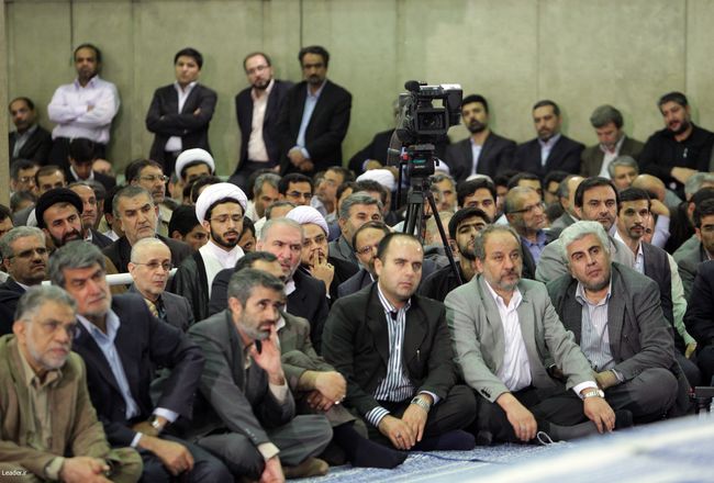 دیدار صدها نفر از استادان دانشگاهها و مراکز آموزش عالی
