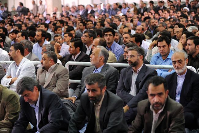 دیدار صدها نفر از استادان دانشگاهها و مراکز آموزش عالی