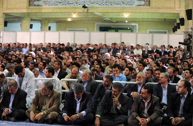 دیدار صدها نفر از استادان دانشگاهها و مراکز آموزش عالی
