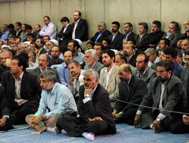 دیدار صدها نفر از استادان دانشگاهها و مراکز آموزش عالی