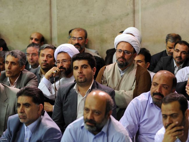 دیدار صدها نفر از استادان دانشگاهها و مراکز آموزش عالی