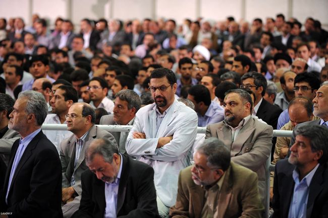 دیدار صدها نفر از استادان دانشگاهها و مراکز آموزش عالی