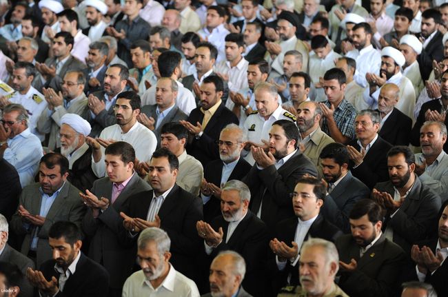 گزارش تصویری در یزدفردا :اقامه نماز عید سعید فطربا حضور رهبر فرزانه انقلاب -حضور با شکوه مسلمانان در نماز عید الله اکبر در تهران