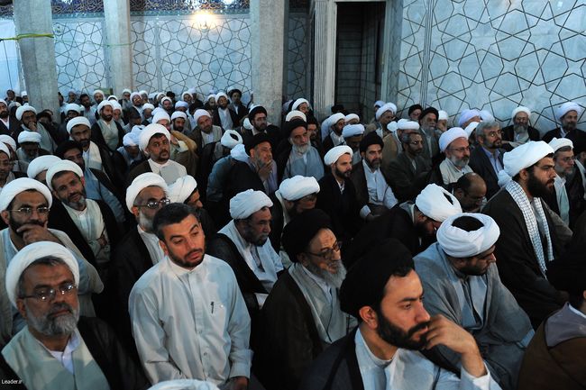 دیدار جمعی از اساتید، فضلا و طلاب نخبه ی حوزه علمیه قم