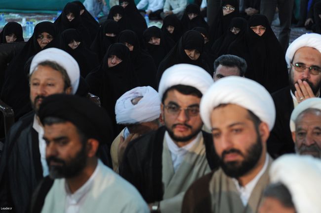 دیدار جمعی از اساتید، فضلا و طلاب نخبه ی حوزه علمیه قم