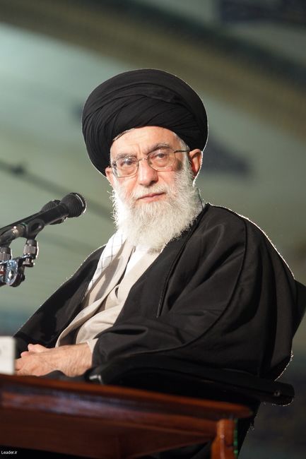 دیدار جمعی از اساتید، فضلا و طلاب نخبه ی حوزه علمیه قم