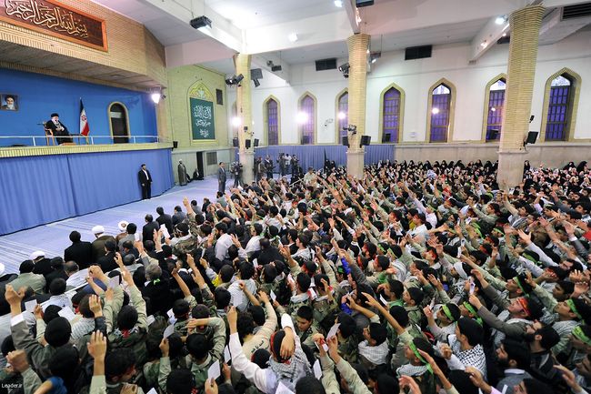 دیدار پرشور هزاران نفر از دانش آموزان