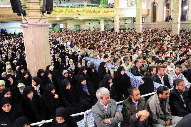 دیدار پرشور هزاران نفر از دانش آموزان