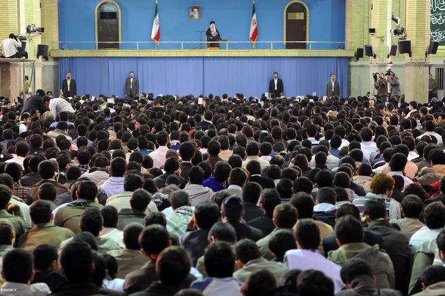 دیدار پرشور هزاران نفر از دانش آموزان