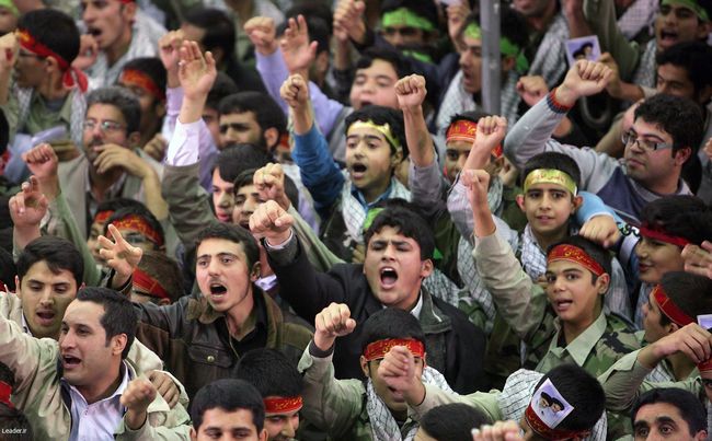 دیدار پرشور هزاران نفر از دانش آموزان