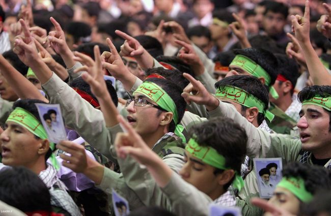 دیدار پرشور هزاران نفر از دانش آموزان