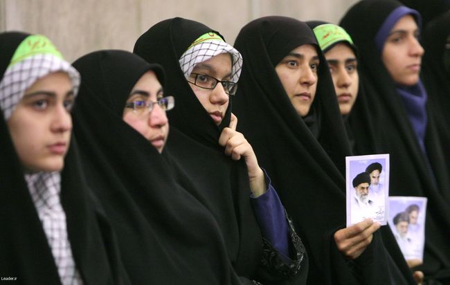 دیدار پرشور هزاران نفر از دانش آموزان