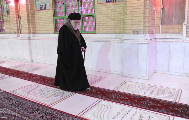 حضور در مرقد مطهر امام راحل (ره)، مزار شهدای هفتم تیر و گلزار شهدای بهشت زهرا