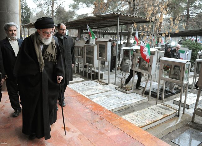 حضور در مرقد مطهر امام راحل (ره)، مزار شهدای هفتم تیر و گلزار شهدای بهشت زهرا