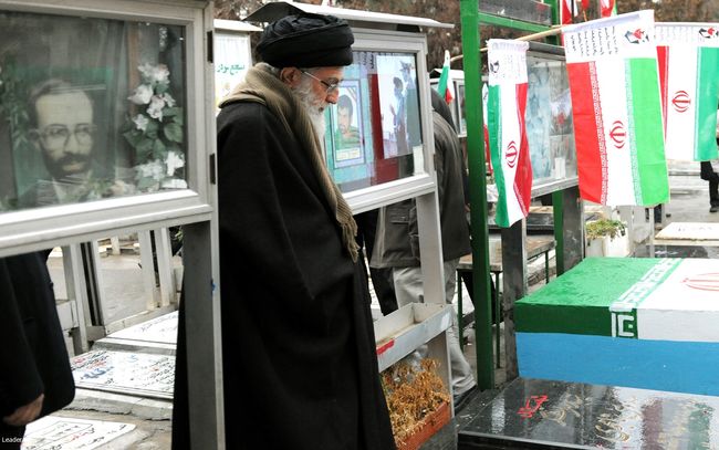 حضور در مرقد مطهر امام راحل (ره)، مزار شهدای هفتم تیر و گلزار شهدای بهشت زهرا