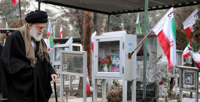 حضور در مرقد مطهر امام راحل (ره)، مزار شهدای هفتم تیر و گلزار شهدای بهشت زهرا