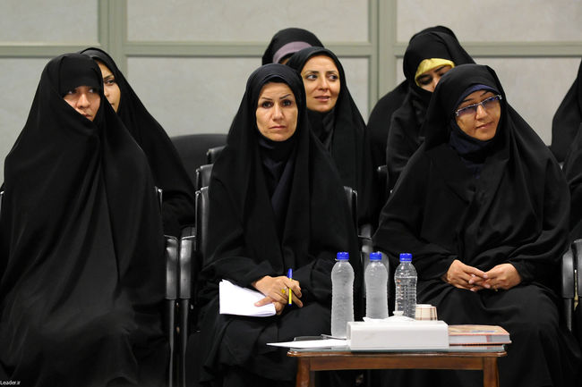دیدار جمعی از شعرای پیشکسوت و جوان و اهالی فرهنگ و ادب