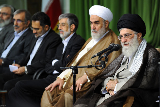 دیدار جمعی از شعرای پیشکسوت و جوان و اهالی فرهنگ و ادب