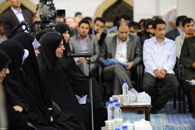 دیدار جمعی از شعرای پیشکسوت و جوان و اهالی فرهنگ و ادب