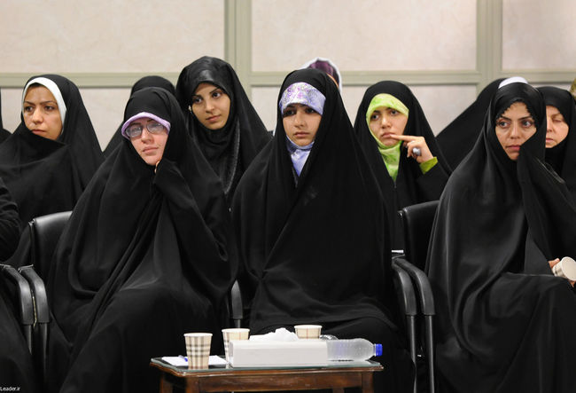 دیدار جمعی از شعرای پیشکسوت و جوان و اهالی فرهنگ و ادب