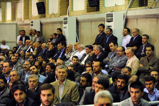 دیدار با فعالان و برگزیدگان بخش های اقتصادی
