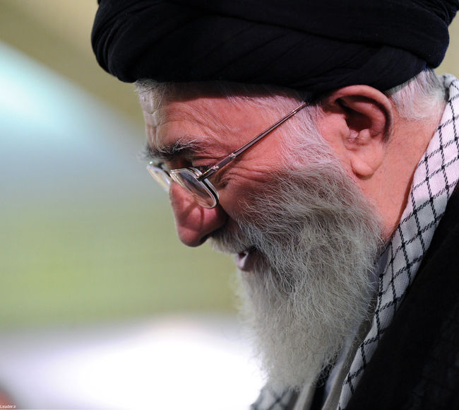 دیدار رهبر معظم انقلاب اسلامی با شماری از جانبازان قطع نخاعی