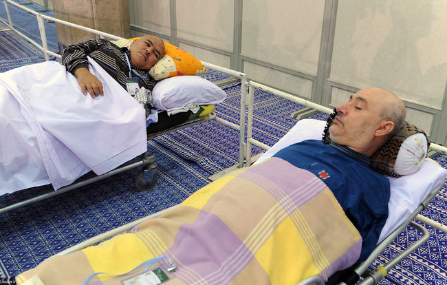 دیدار رهبر معظم انقلاب اسلامی با شماری از جانبازان قطع نخاعی