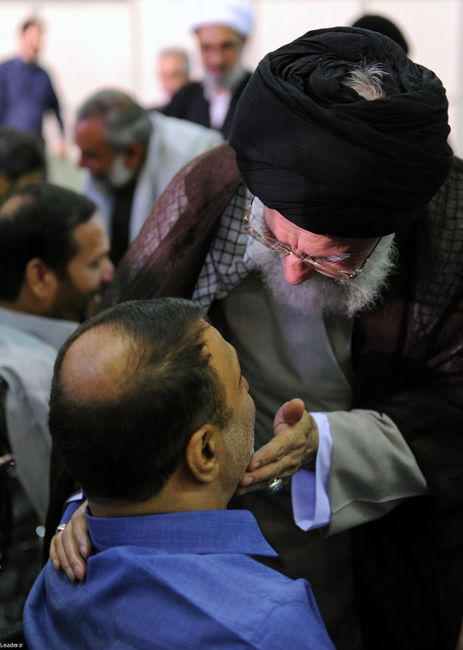 دیدار رهبر معظم انقلاب اسلامی با شماری از جانبازان قطع نخاعی