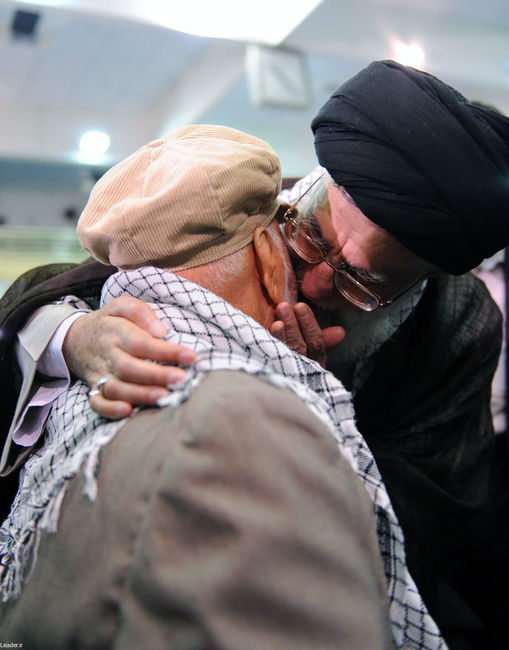 دیدار رهبر معظم انقلاب اسلامی با شماری از جانبازان قطع نخاعی