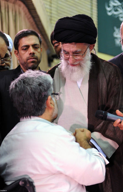 دیدار رهبر معظم انقلاب اسلامی با شماری از جانبازان قطع نخاعی
