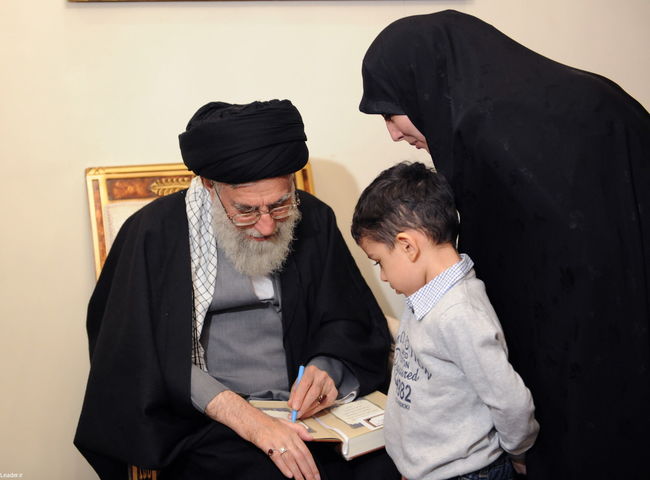 فرزند احمدی روشن