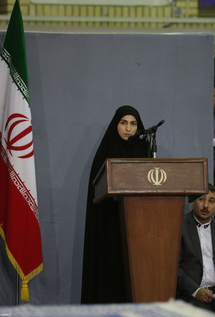 دیدار پرشور جوانان انقلابی با حضرت آیت الله خامنه ای