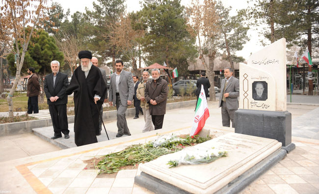 حضور رهبر معظم انقلاب در مرقد امام راحل، مزار شهداي گمنام و گلزار شهداي بهشت زهرا