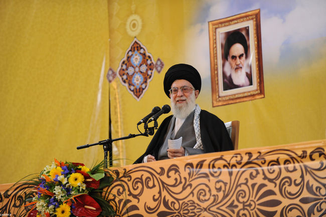 اجتماع عظیم زائران و مجاوران حضرت علی بن موسی الرضا (ع)