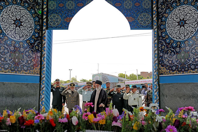 مراسم اعطای سردوشی و دانش اموختگی دانشگاه امام حسین (ع)