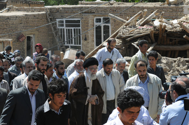 بازدید سرزده از مناطق زلزله زده استان آذربایجان شرقی