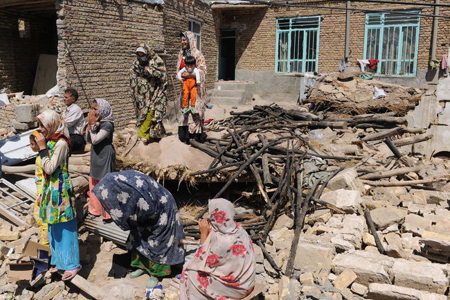 بازدید سرزده در مناطق زلزله زده استان آذربایجان شرقی